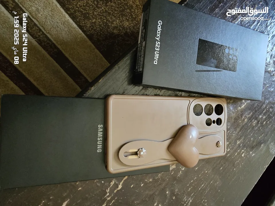 جهاز جالكسي s23ultra 256 مع 12 رام بحالة ممتازة شبه جديد شرق اوسط استعمال بنت يعني الجهاز نضيف جدا