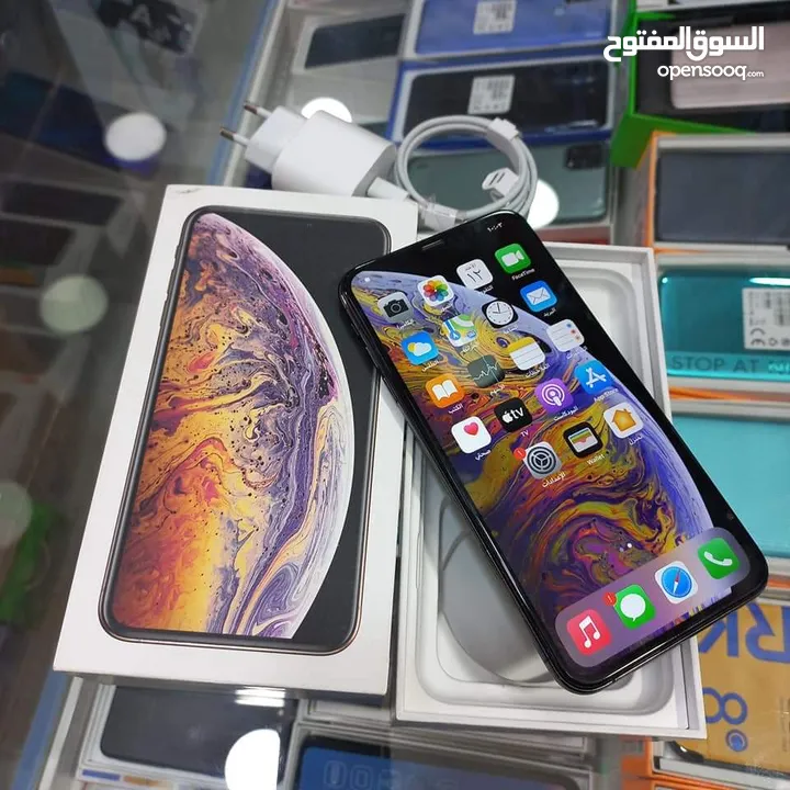 ايفون Xsmax الاصلي جيجا 64 و 256  بطارية مشكل  هدية كفر ولزقة وشاحن الاصلي متوفر توصيل