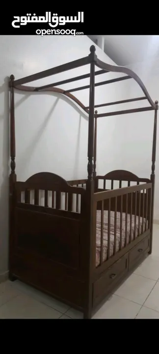سرير اطفال للبيع