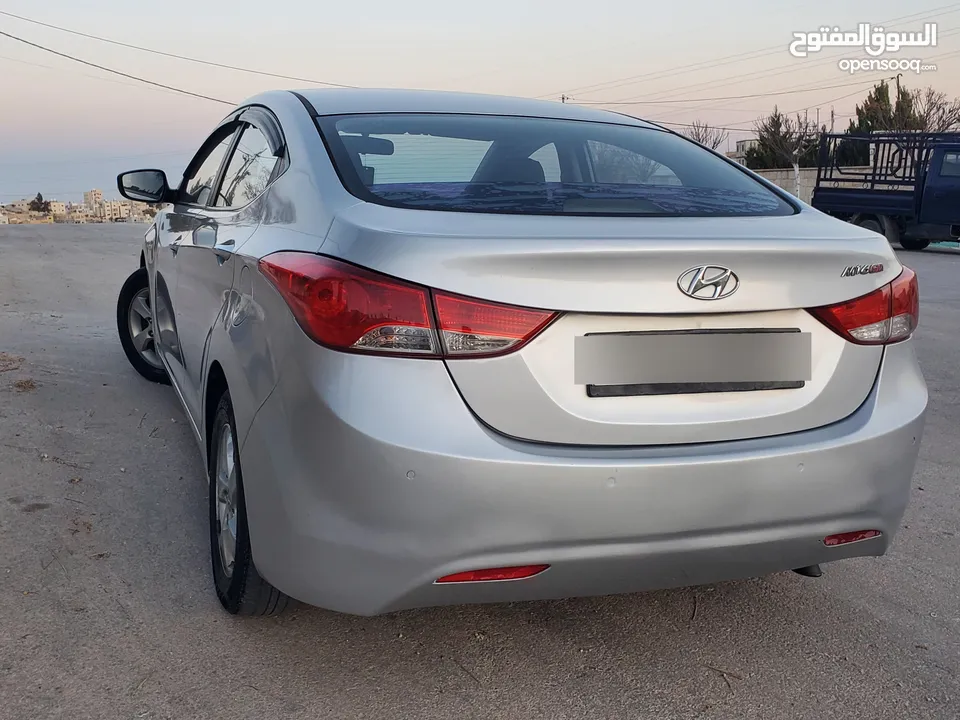 هيونداي افانتي MD موديل 2012 بنزين اصلي فحص كامل 7 جيد Hyundai Avanti MD