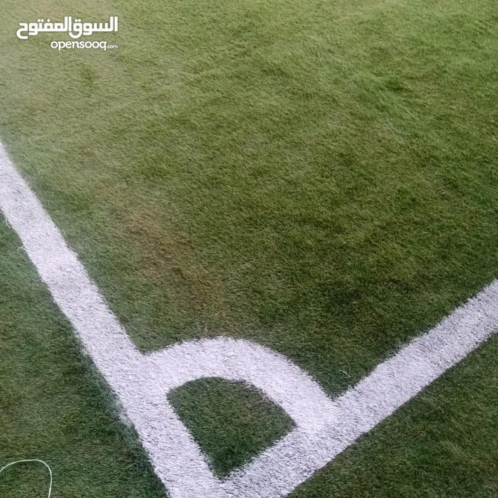 فني تركيب جميع أنواع الموكيت-فني تركيب أرضيات باركيه خشب-تركيب أرضيات bvc-عشب صناعي -بلاط موكيت
