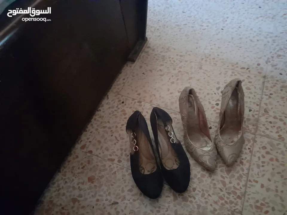 حذاء كعب عالي لون بيج  حذاء كعب لون كحلي