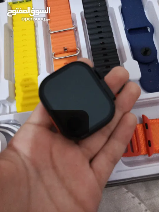 ساعه smart watch (c60 Ultra 3) مع كرتونتها و شاحنها و كساكتها مشحونه فقط 10 مرات الساعه كأنها جديده