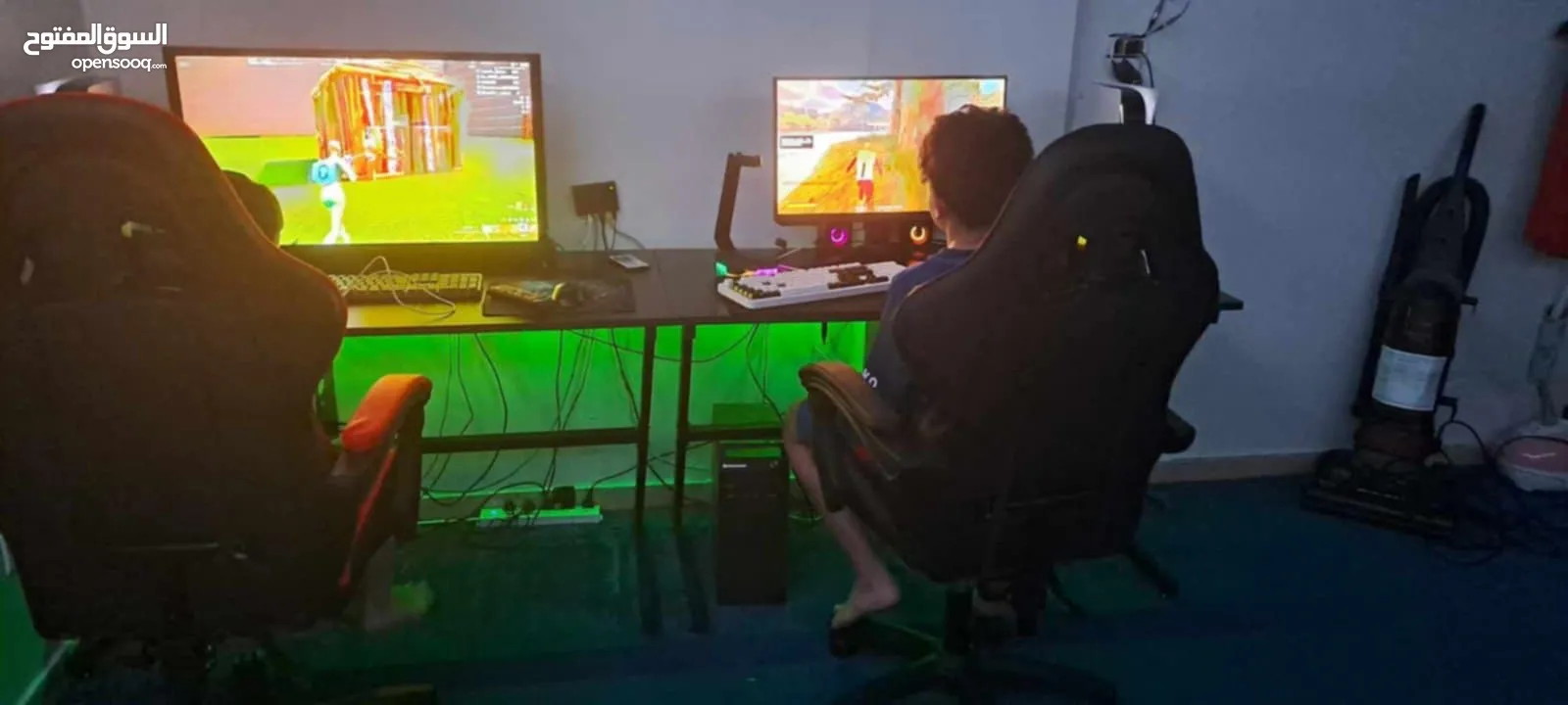مكتب جيمنج مزود ب اضاءة RGB ملونه مع ريموت تحكم بسعر 38دينار شامل التوصيل لجميع المحافظات  لحقوا عرض