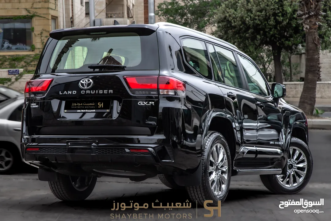 Toyota Land Cruiser Gx-r 2024  يمكن التمويل بدفعة اولى 25% و من خلال المعرض