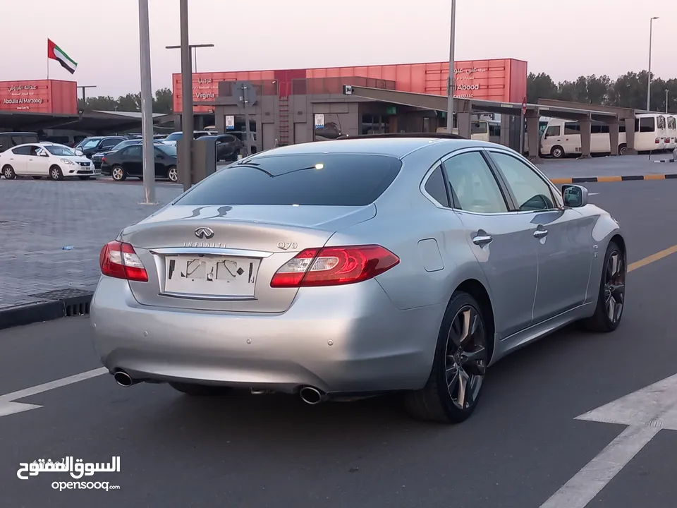 انفينيتي Q70 خليجي بحاله ممتازه فل مواصفات جاهزه للتسجيل والاستخدام