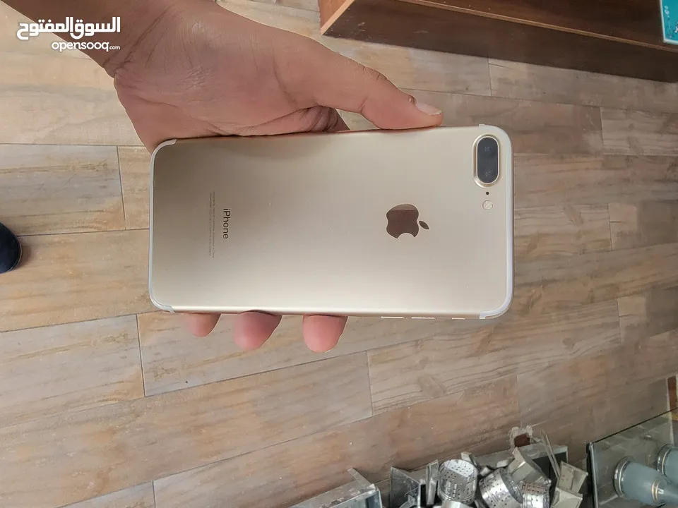 iPhone 7 Plus بحالة ممتازة