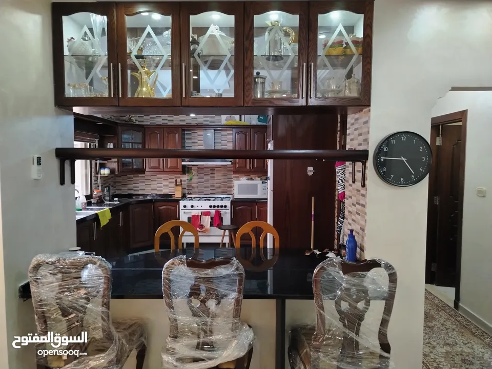 شقه للبيع الجبيهه إسكان المخابرات مقابل قصر الاميره بسمه