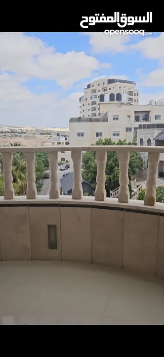 شقة جاهزة للبيع في حي الطزيز العيزرية