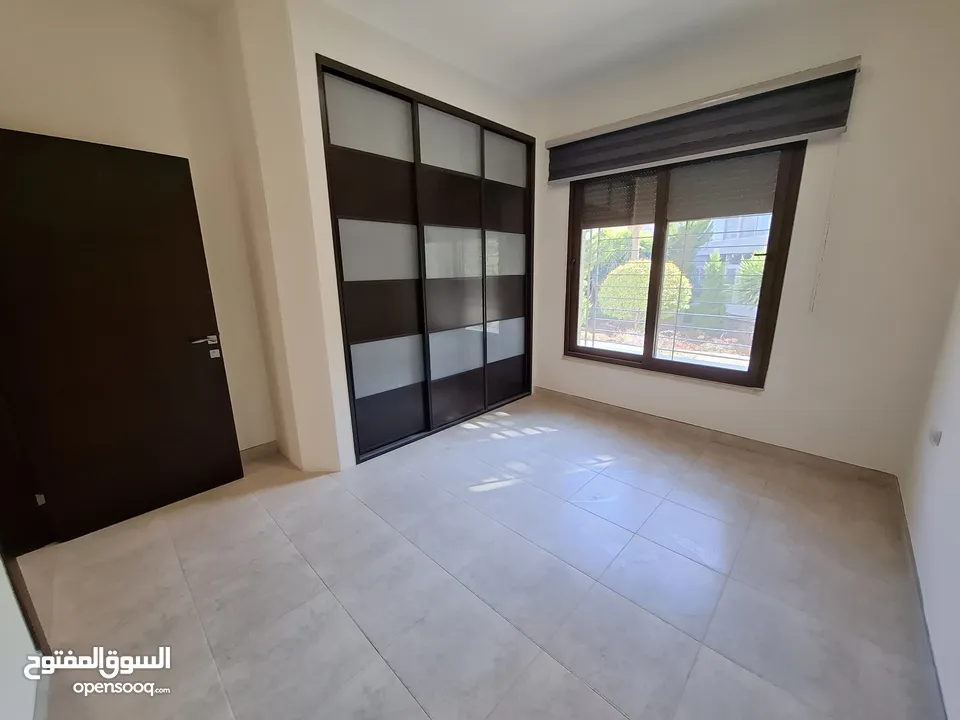 شقة شبه مفروشة للأيجار  ( Property 40928 ) سنوي فقط