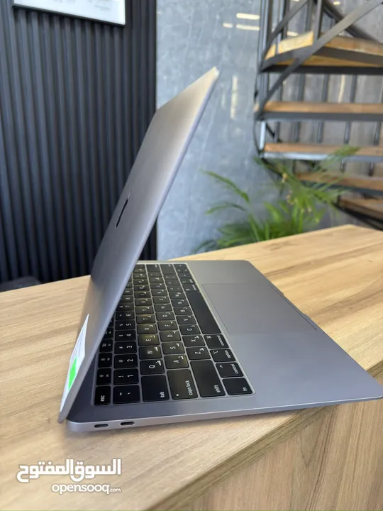 MacBook Air 13”  i5  RAM 8GB  SSD 128GB