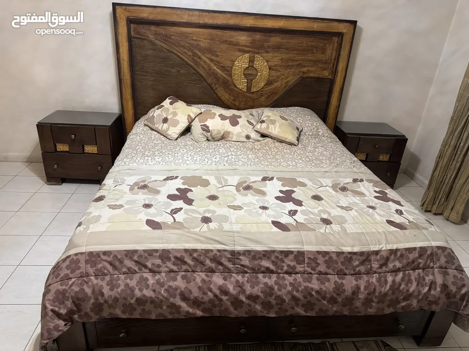 غرفه نوم تخت كبير