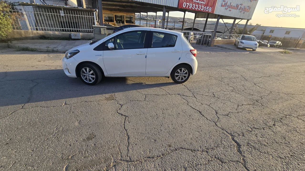 تويوتا يارس هايبرد  Toyota yaris hybrid