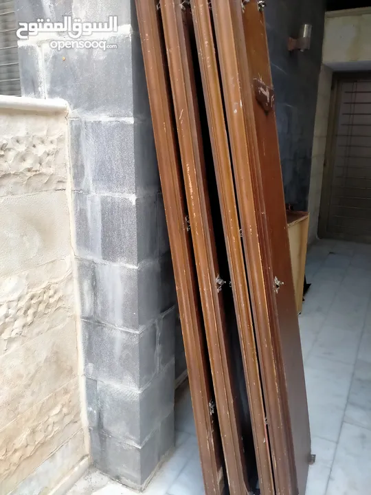 غرفة نوم خشب لاتيه ثقيل مافيها تكسير بحاجه الى صيانه مع. فرشة زمبرك