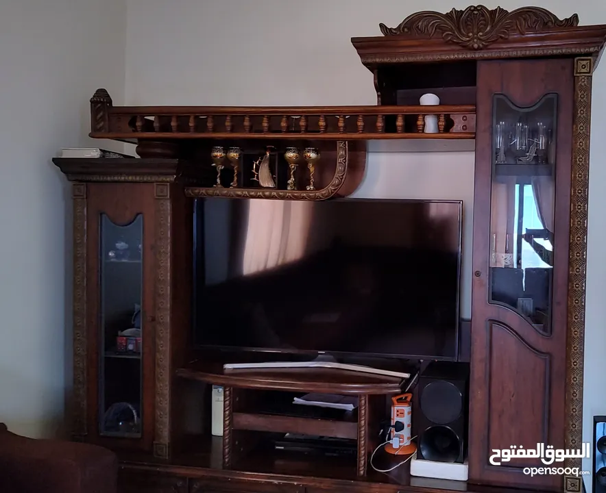 Wall unit (TV cupboard)