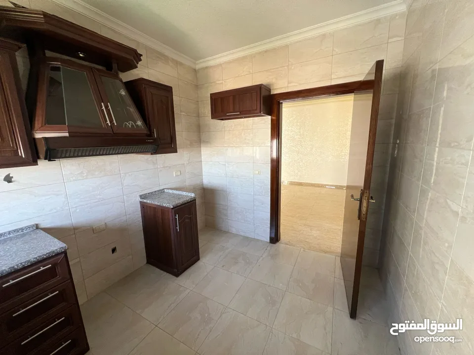 شقة فارغة - الجندويل - 2نوم - قرب الخدمات العامة