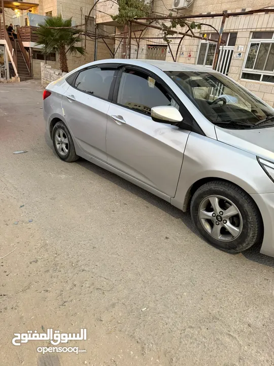 هونداي اكسنت 2015 اتوماتيك. ديزل تعليم سياقة للبيع