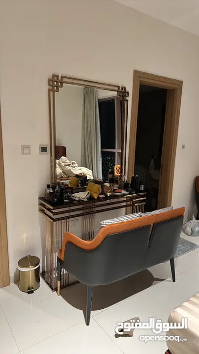 Mirror and console