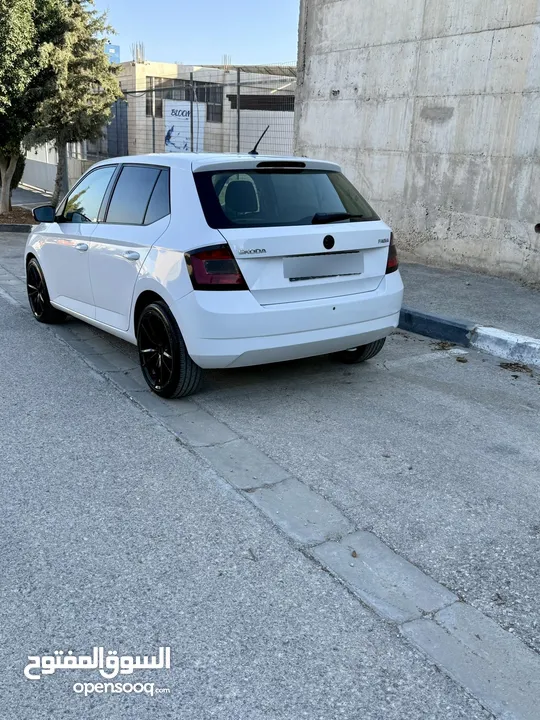 سكودا فابيا بالرخصة 2015 فحص نخب النخب عداد قليل اصل برايفت بسعر حرق