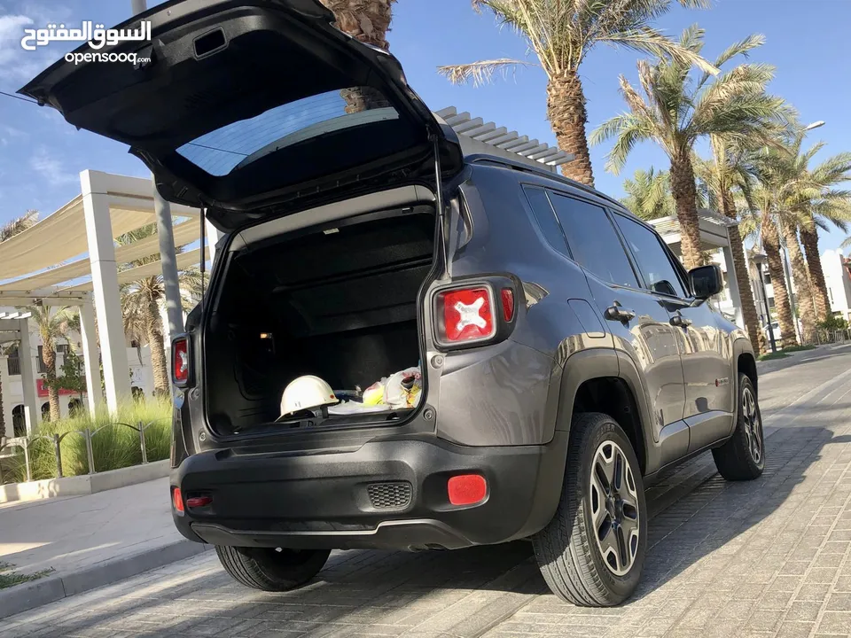 Jeep Renegade trail hawk 2016 model for sale