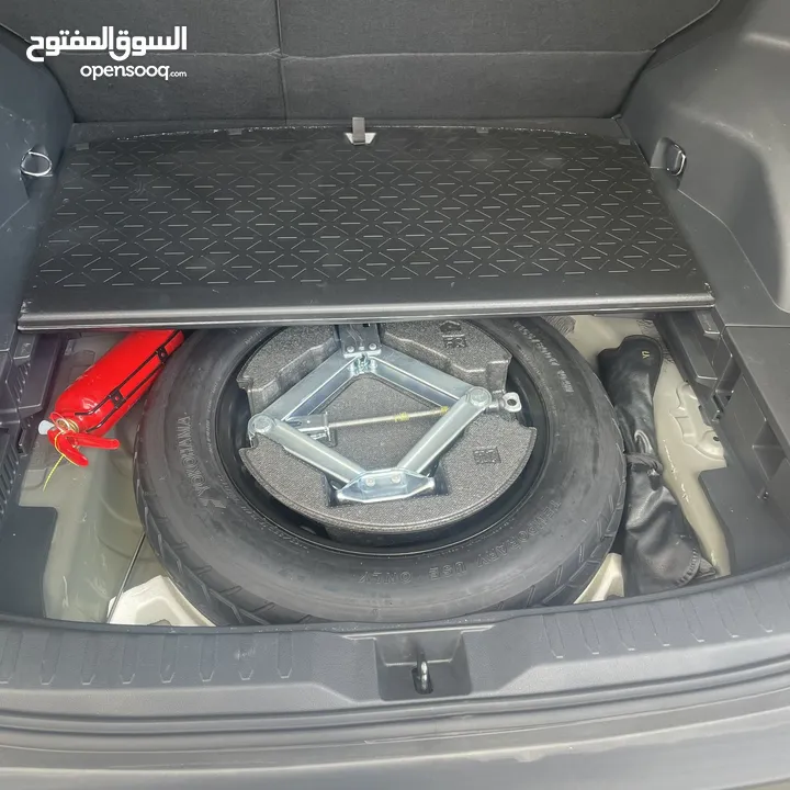 Toyota Rav4 model 2023  وارد الوكالة و ما زالت تحت الكفالة قطعت فقط 29 الف كيلو فحص كامل بلا حوادث