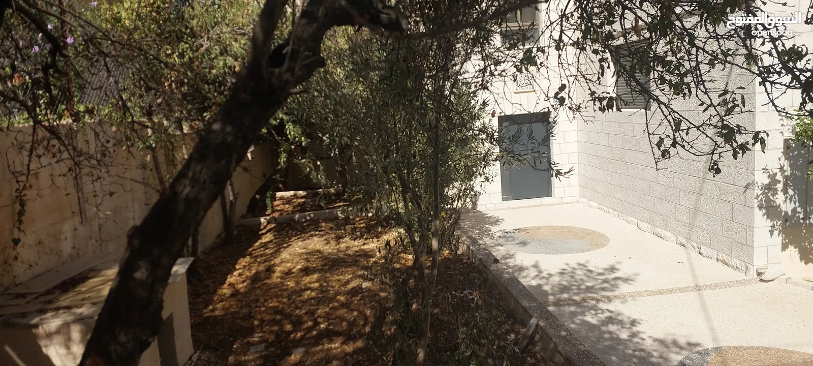 للايجار بيت مستقل البيره بجانب الهلال الاحمر