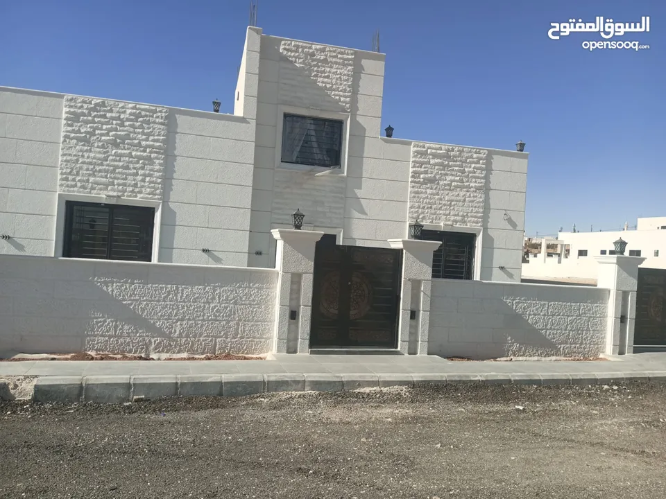 قطع اراضي المستنده الطبقه والمستنده موقع مميز لقطه 27500 يوجد فيلا بالبيضاء الأرض 500 البناء 240 متر