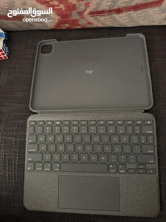 iPad Pro 11” keyboard -  Logitech Combo Touch - 1st 2nd 3rd and 4th generation