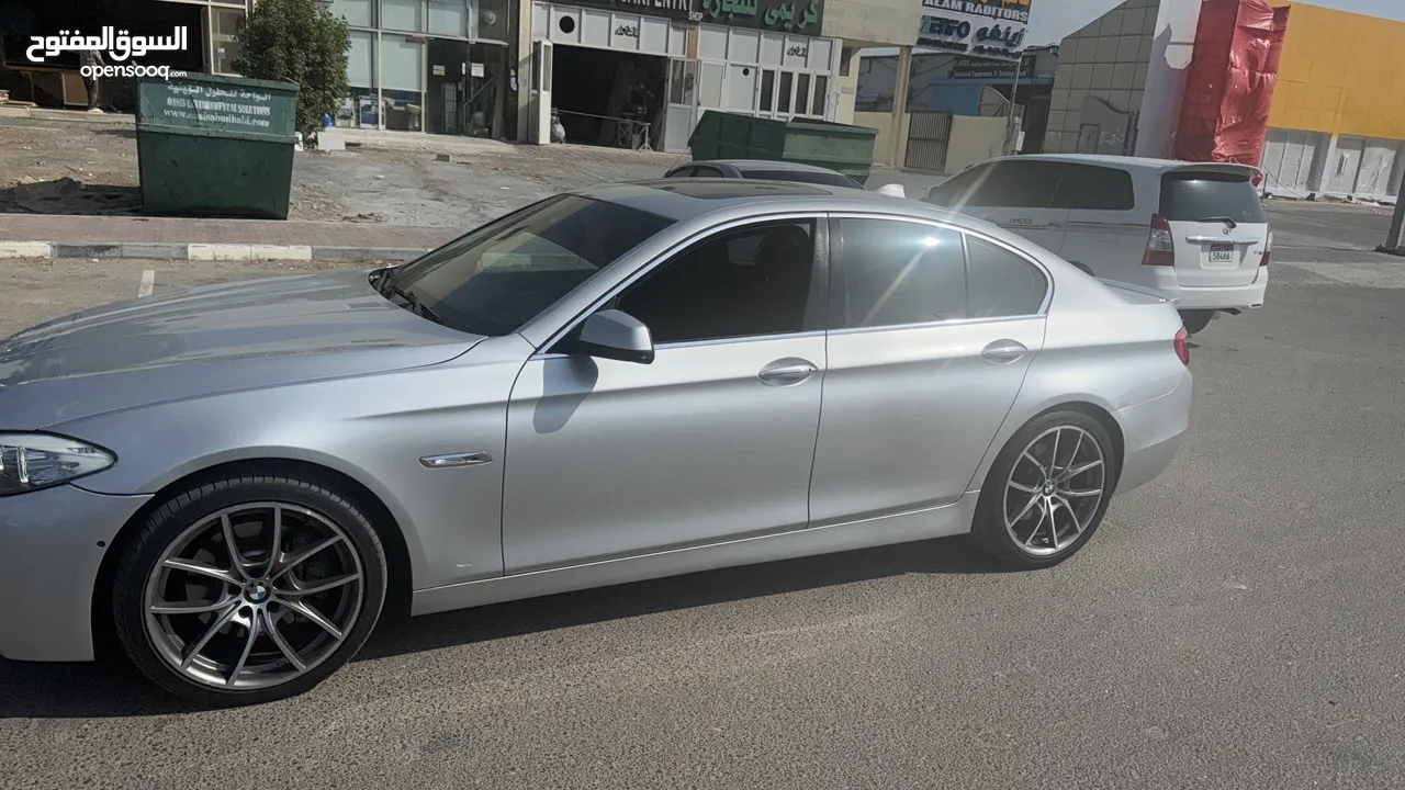 Bmw 535i موديل 2011 السيارة بحاله جيدة جدا ممشا 230000 تامين شامل مدة سنة مطلوب 31,000