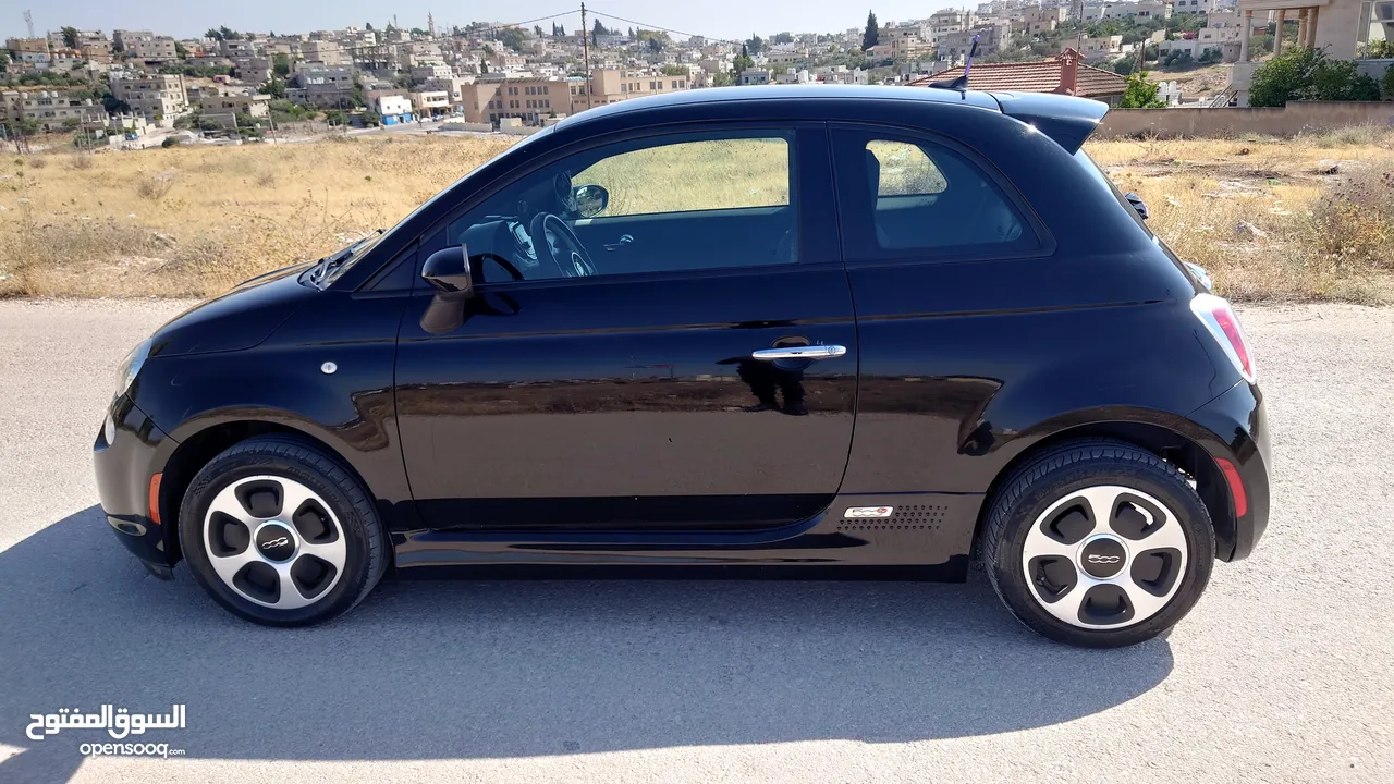 فيات 500e موديل 2017 لون اسود