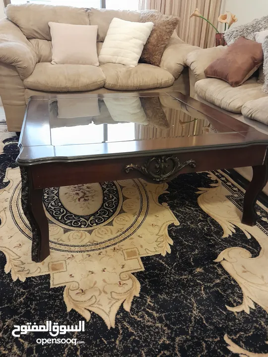 طقم طاولات وسط مستعملة استعمال نظيف