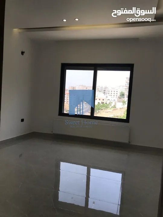 شقة أرضية فاخرة للبيع في الكرسي - خلف إدارة السير 165م مع ترس 30م تشطيب سوبر ديلوكس لم تسكن