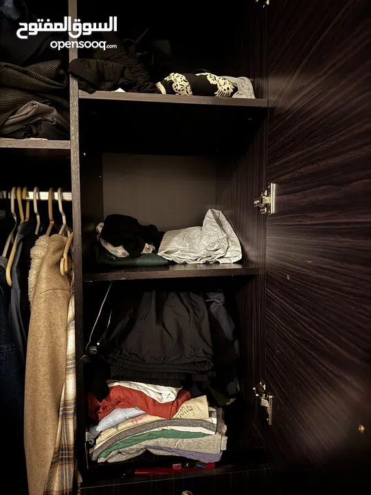 Top Quality Wooden Cupboard with Mirror