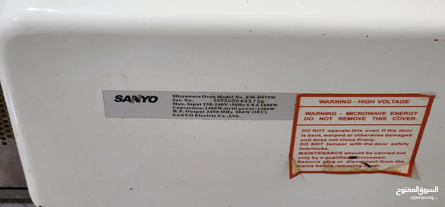 Sanyo Microwave EM-D975W with Convection & Grill