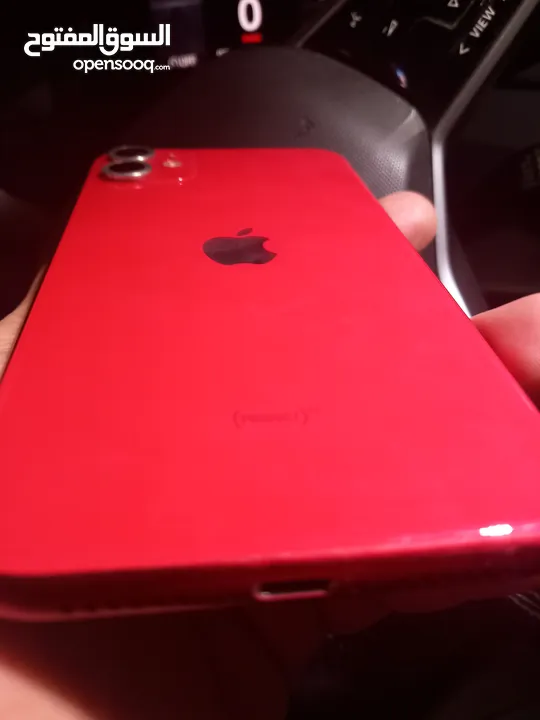 iphone 11 64 g بحالة ممتازة جدا