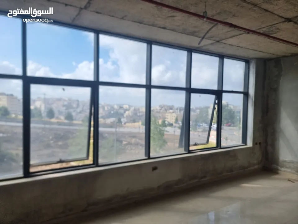 طابق تجاري للبيع الطيرة سنتر طابق اول مقابل نيلسون مانديلا مباشرة الشارع الرئيسي