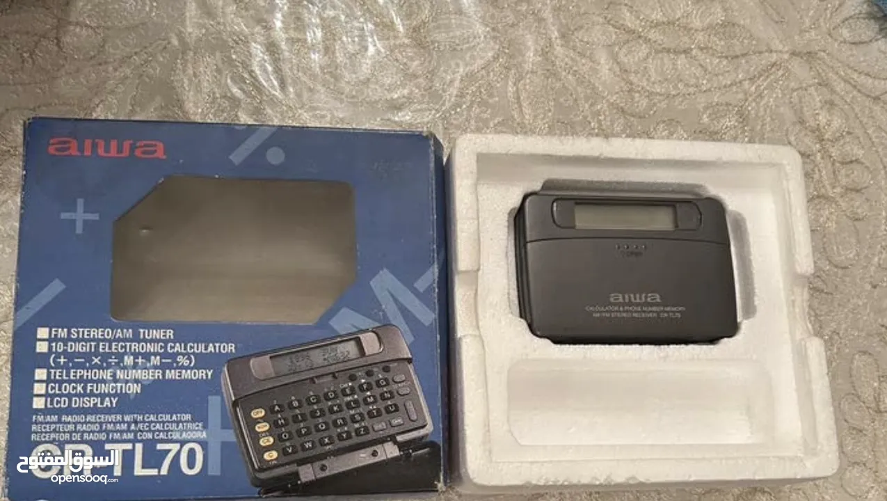 AIWA CR-TL70 Radio Receiver Calculator with Philips Headphones Working