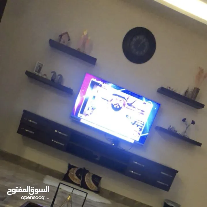 طاولة تلفزيون خشب لاتيه تقيل جدا استعمال خفيف
