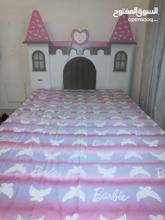 from pan queen size bed plus study desk and surprise gifts سرير وطاولة مذاكرة مع هدايا ستاير ومات