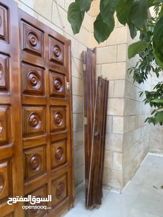 باب خشب للبيع