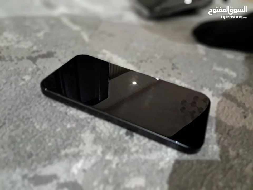 iphone 15 promax 256gb مع كرتونه بحاله ممتازه