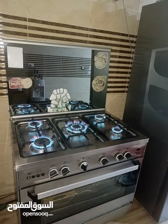 غاز للبيع نيوفيرسل نظام  ديجيتال تايمر بحاله جيده جدا مقاس 90