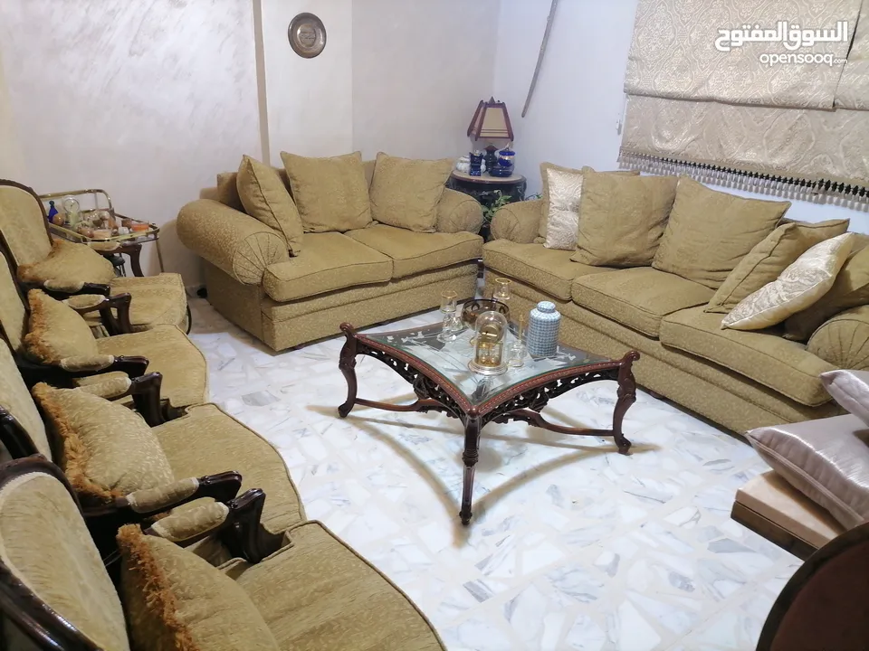 طقم كنب تسع مقاعد