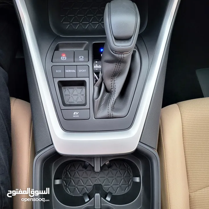 TOYOTA RAV4 LE 4X2 HYBRID -2024  تويوتا راف فور  2024-صنع ياباني