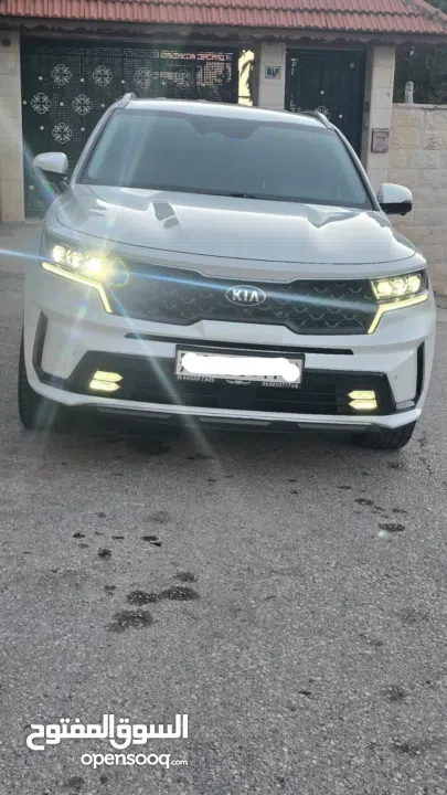 كيا سورنتو  فل الفل ما عدا فتحه الجب بصلاه ع النبي بالكرتونه