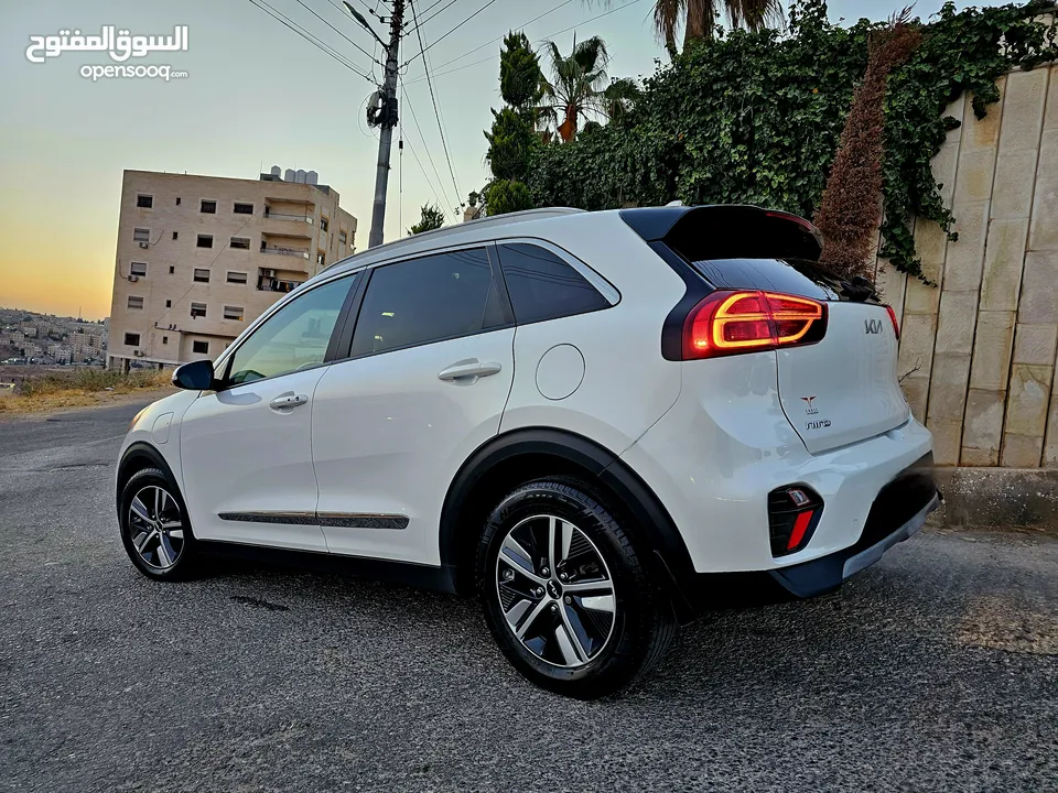 نيرو هايبرد 2022 Plug-in اعلى صنف مع فتحه فحص كامل كلين تايتل بسعر مغري جدا