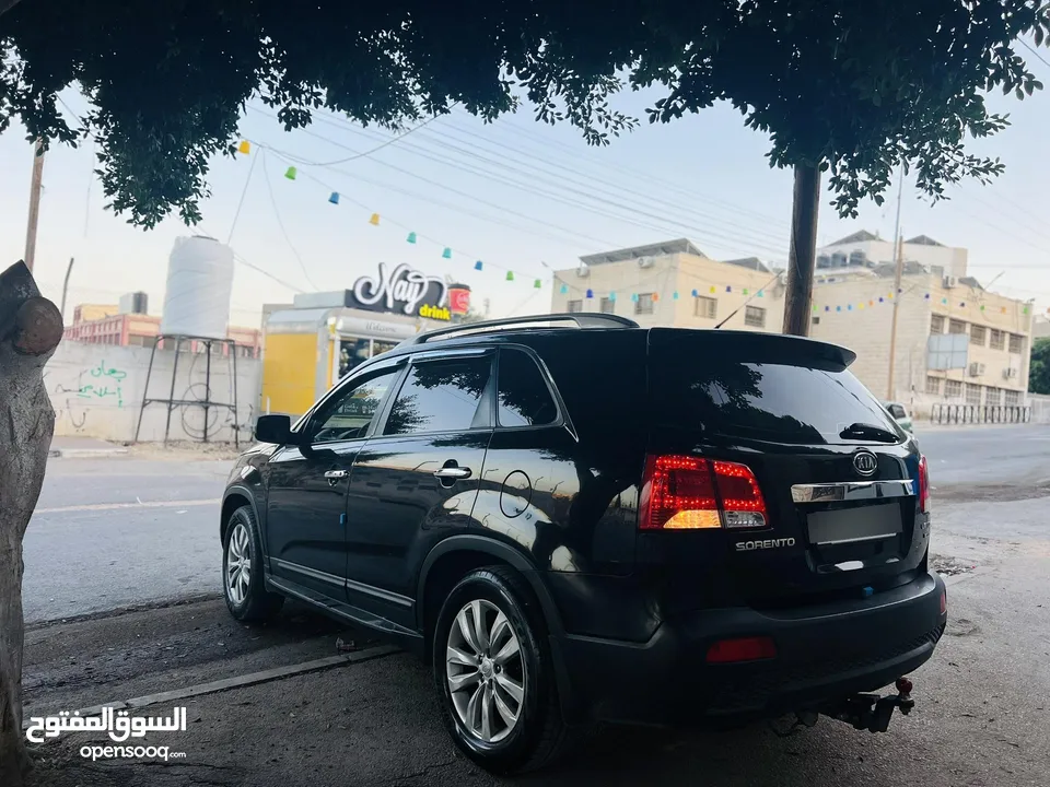 كيا سورنتو 4×4 بوضع الشركه