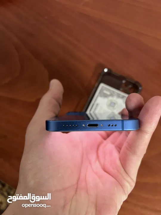 مستخدم iPhone 13