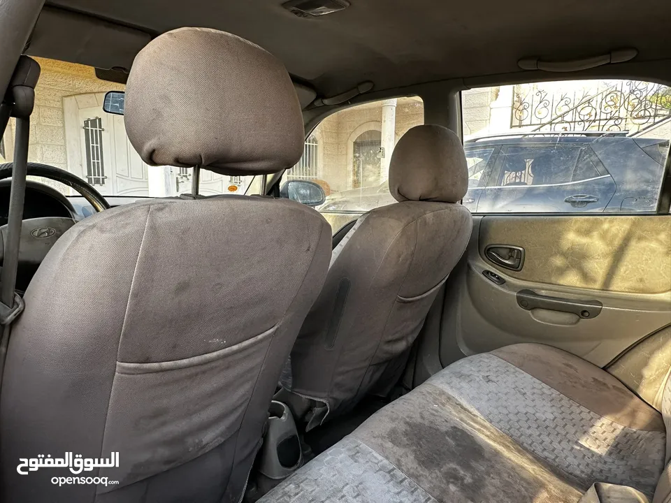 هيونداي فيرنا 2002 بحالة جيدة جداً، جير عادي، عداد 158 الف فقط