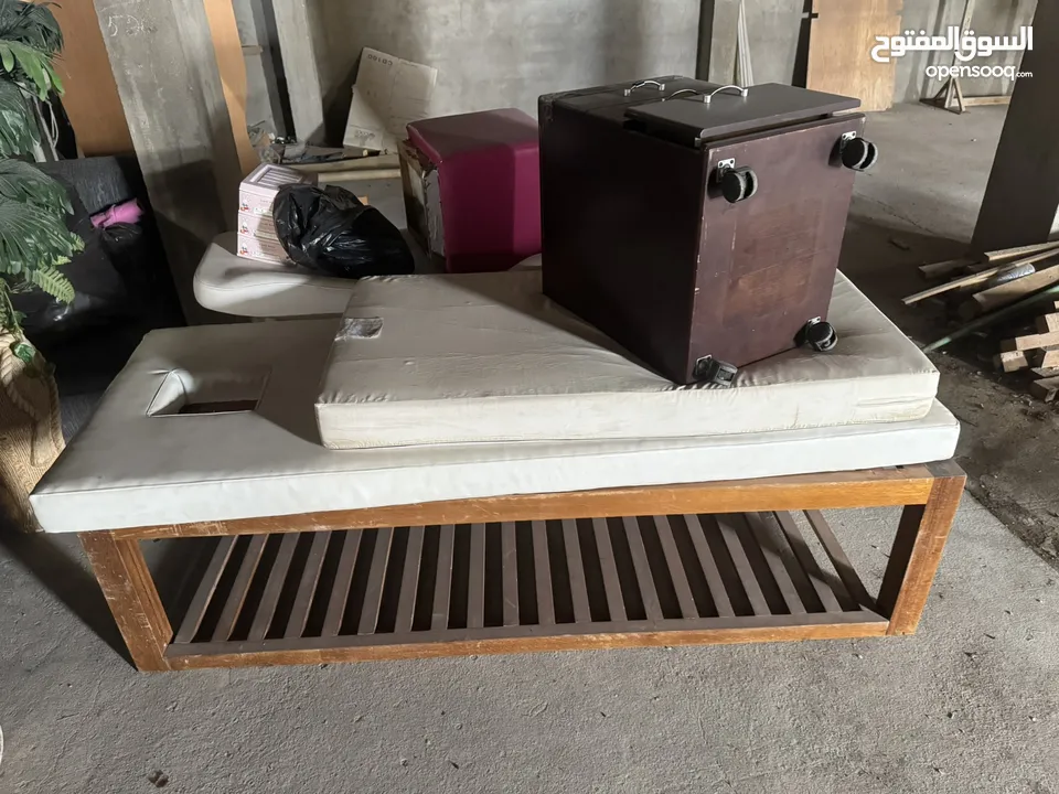 Ladies Saloon all Items sale in good price